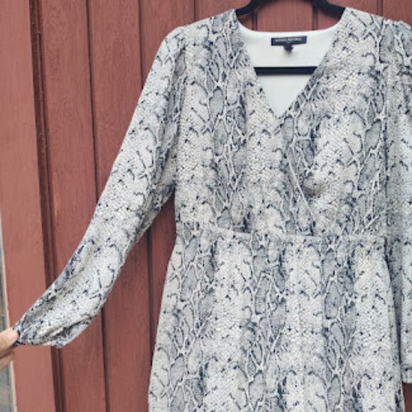 BANANA REPUBLIC | Snakeskin Fit-And-Flare Ruffle Hem Long Sleeve Mini Dress S - Picture 5 of 13